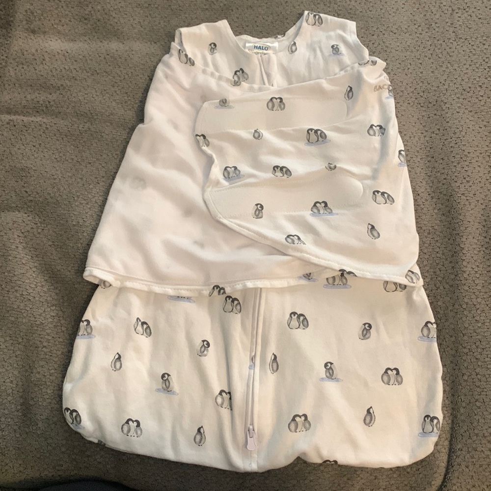 Halo lightweight sleepsack swaddle - newborn/0-3 months - like new